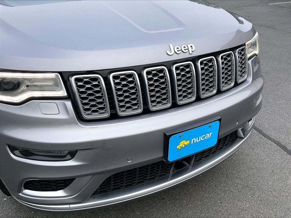 Used 2018 Billet Silver Metallic Clearcoat Jeep Summit image 32