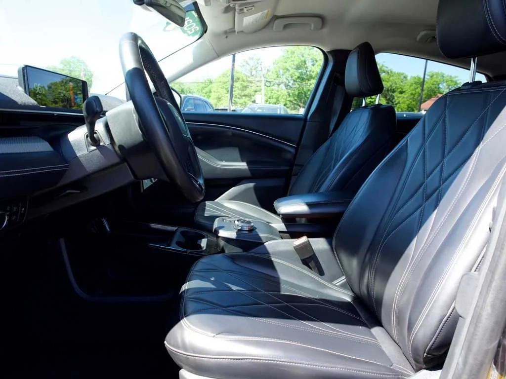 Used 2021 Gray Ford Select image 19