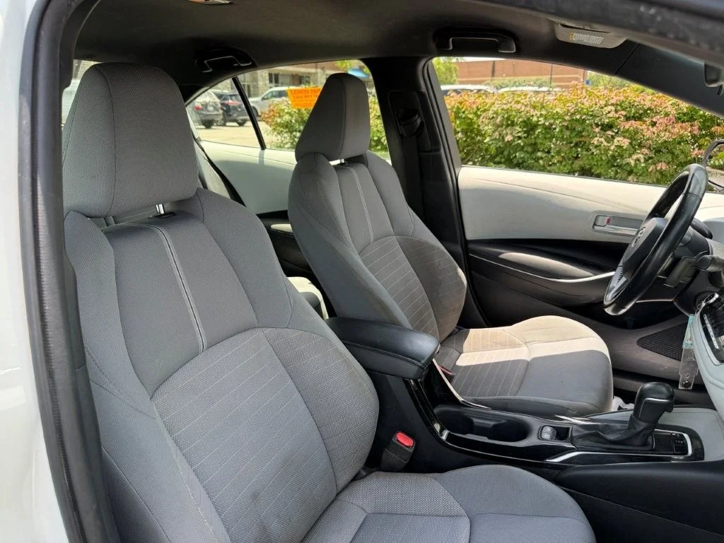 Used 2020 White Toyota SE image 21