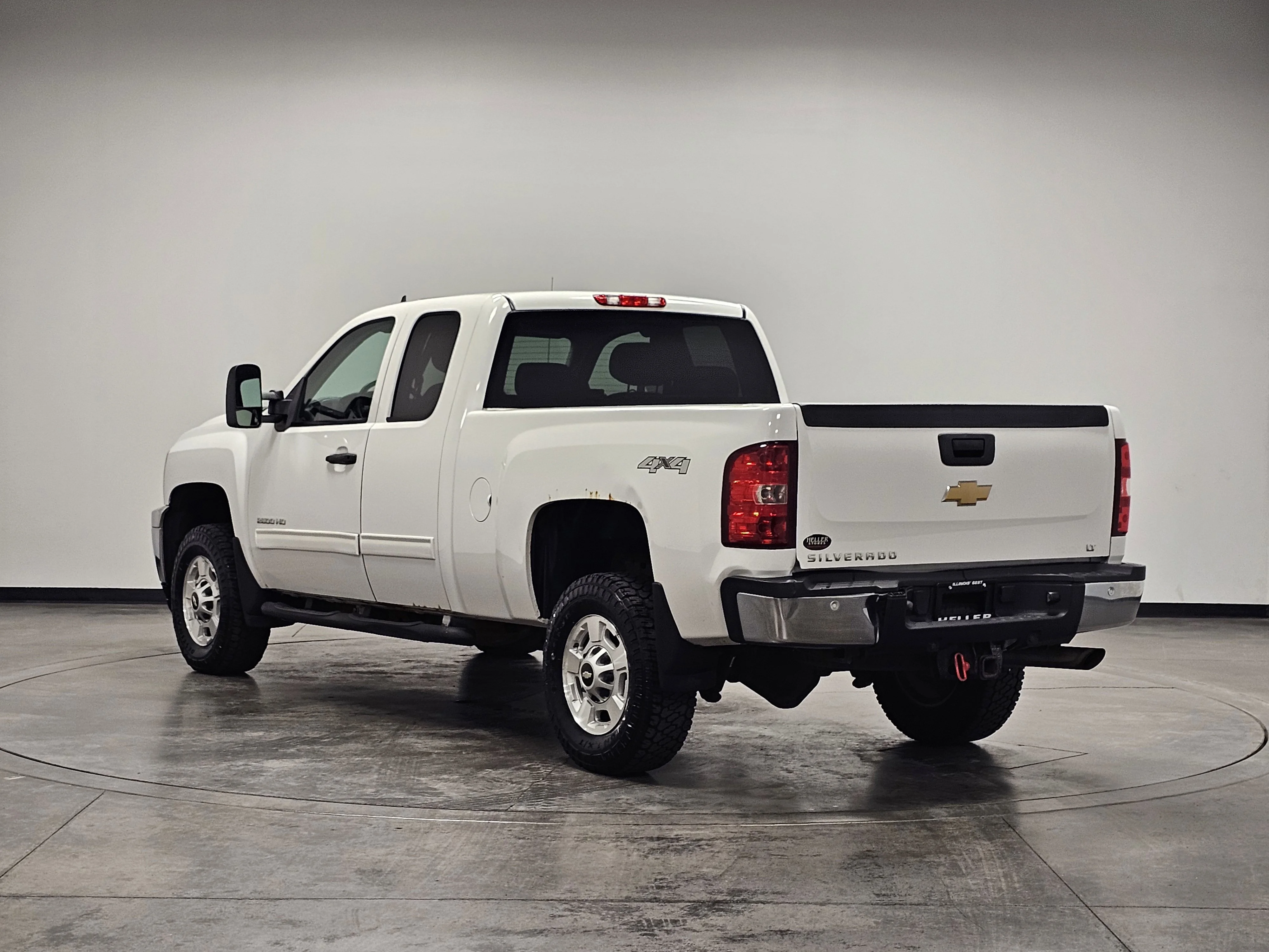 Used 2013 Summit White Chevrolet LT image 6