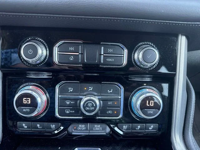 Used 2021 Green GMC Denali image 12