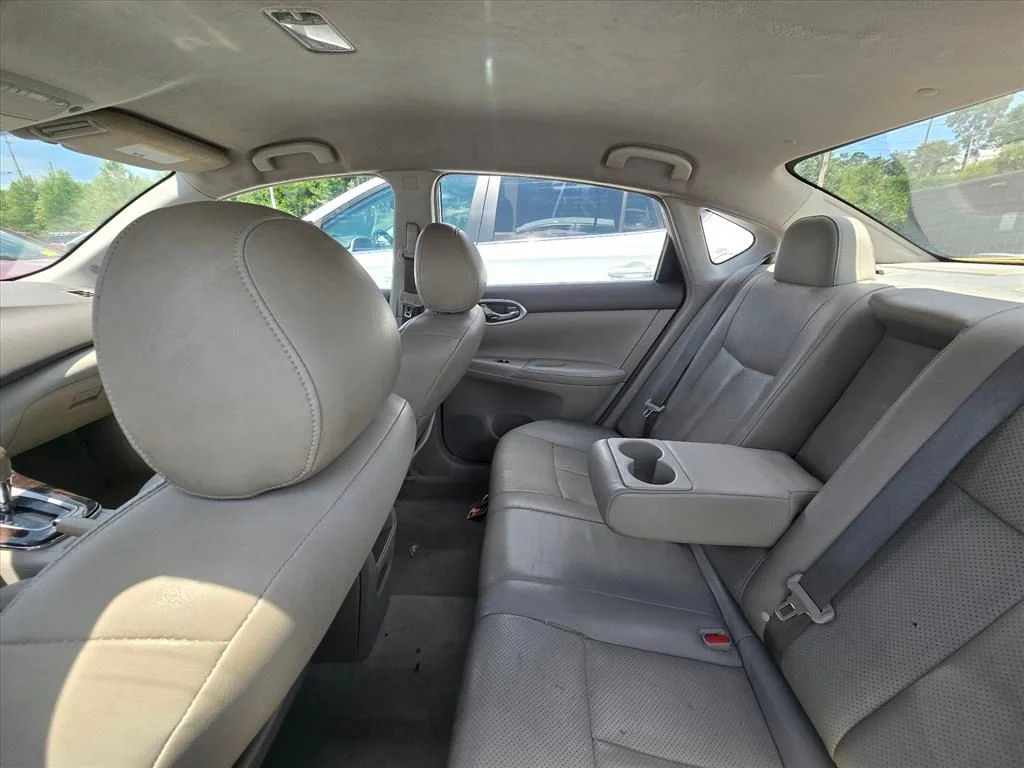 Used 2013 White Nissan SL image 5