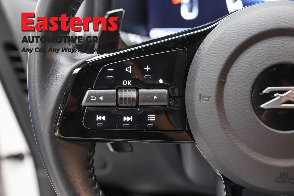 Used 2025 White Nissan Performance image 15