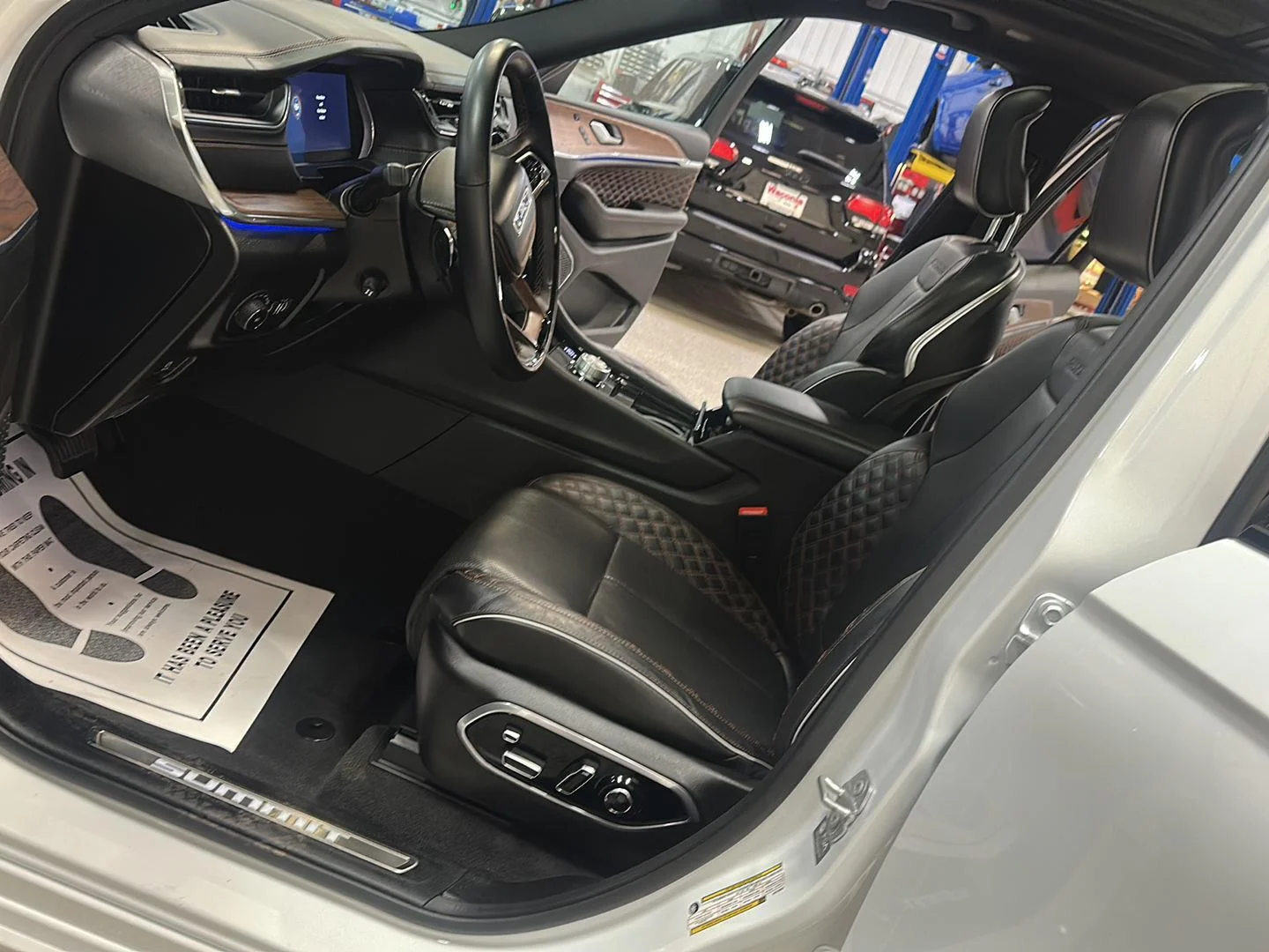 Used 2023 Bright White Clearcoat Jeep Summit image 15