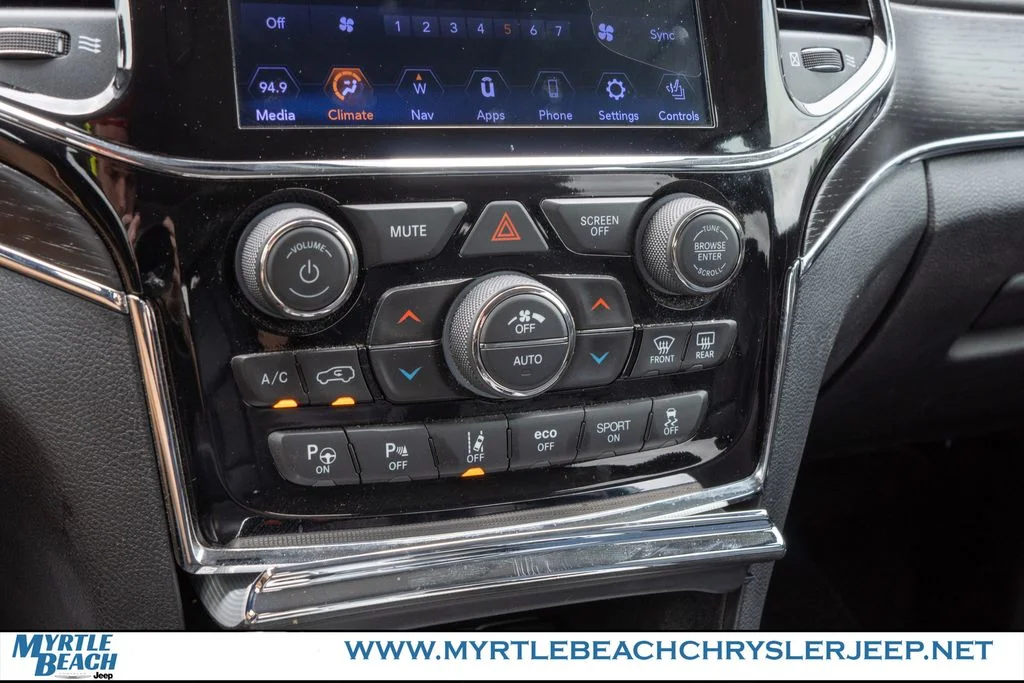 Used 2020 Diamond Black Jeep Summit image 24
