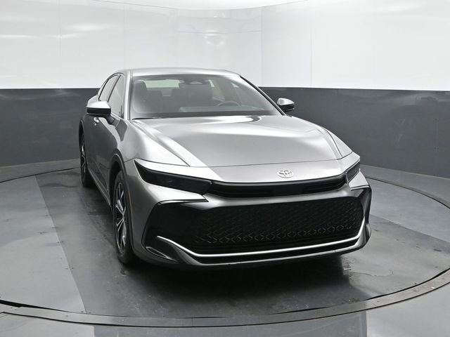 Used 2025  Toyota XLE image 16