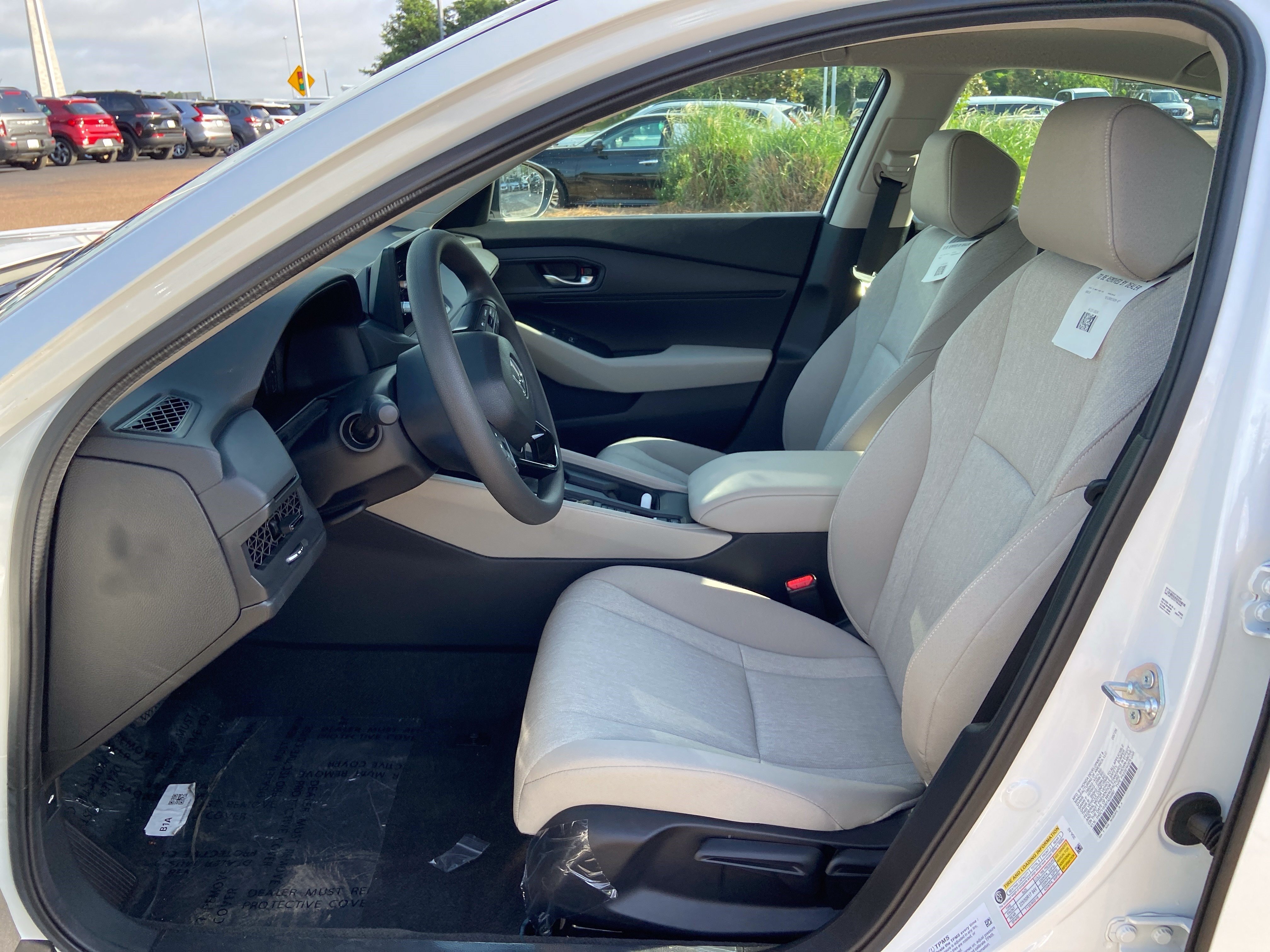 New 2026 Platinum White Pearl Honda LX image 29