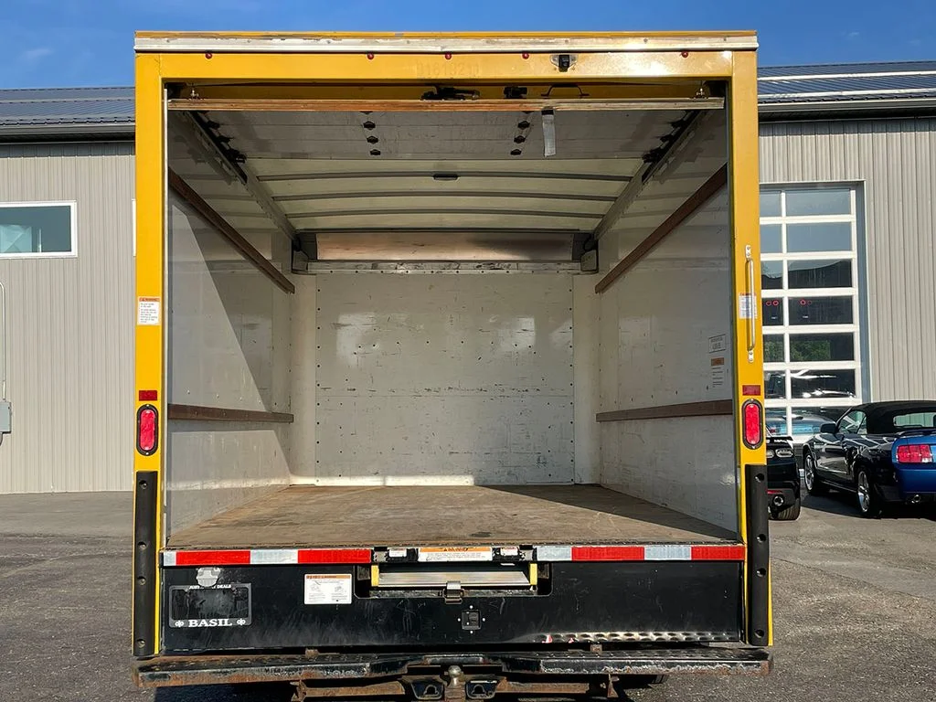 Used 2021  GMC Work Van image 11