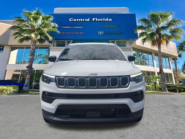 Certified Used 2023 White Jeep Latitude Lux image 3