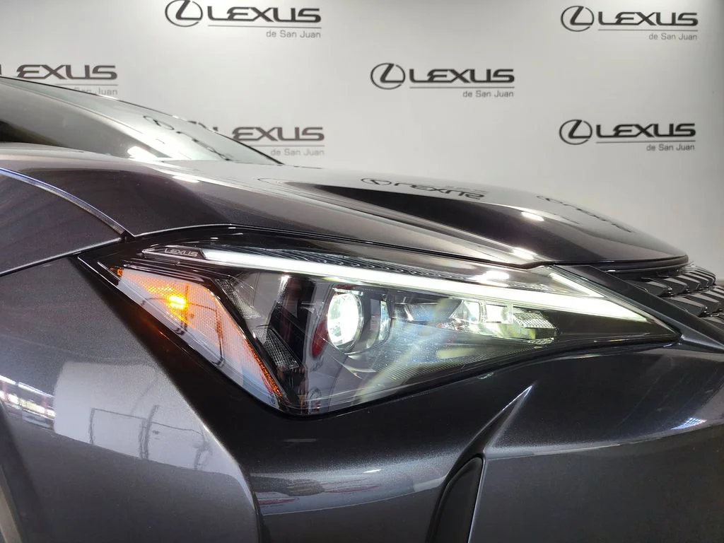 New 2026  Lexus 300h image 5