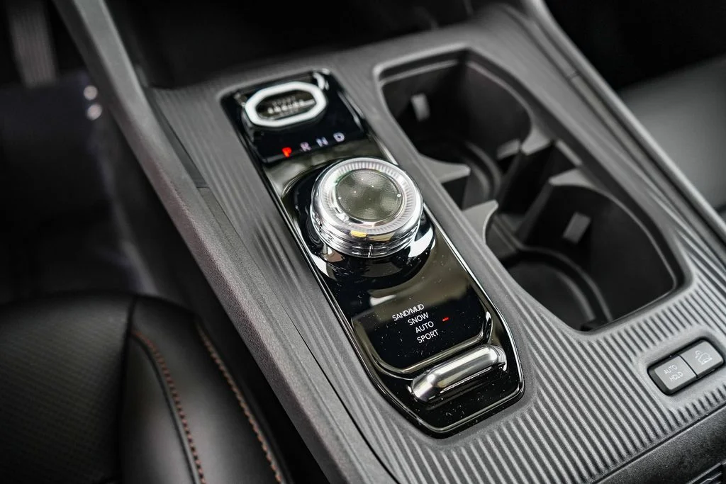 New 2026 Diamond Black Crystal Pearlcoat Jeep Limited image 19
