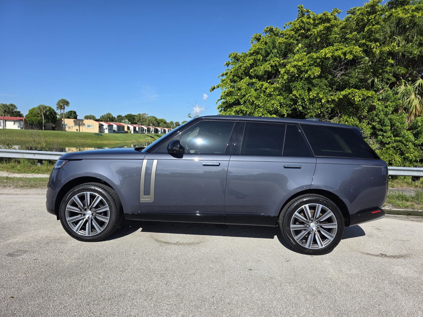 Certified Used 2024 Varesine Blue Metallic Land Rover P530 Autobiography image 7