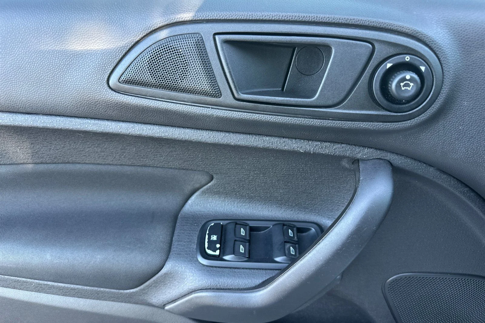 Used 2019 Oxford White Ford ST image 8