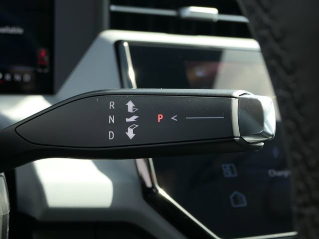 2027 Chevrolet Bolt RS - Photo 16
