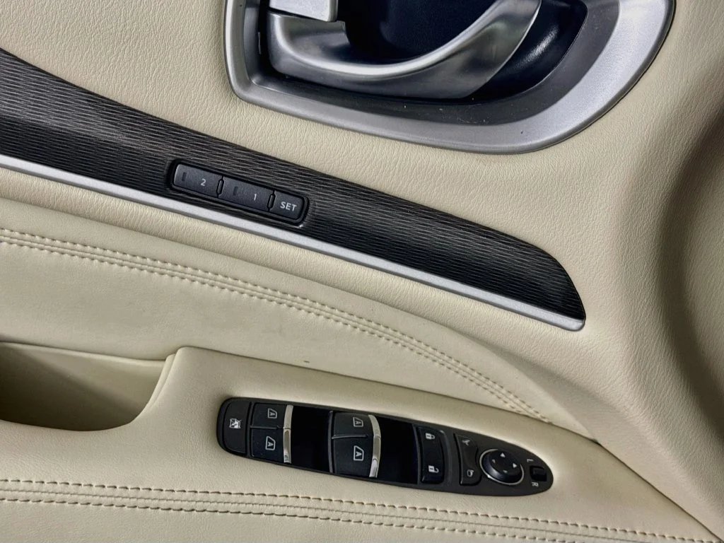 Certified Used 2018 Blue INFINITI  image 20