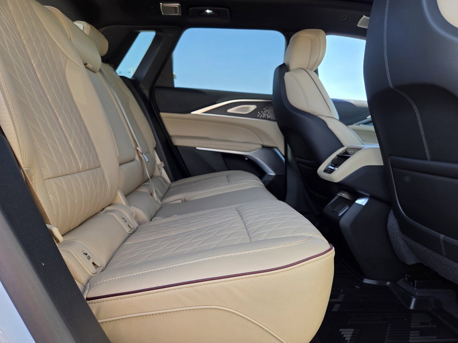 2026 Cadillac LYRIQ Signature Sport - Photo 15
