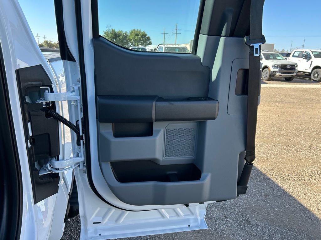 New 2026 Oxford White Ford XL image 37