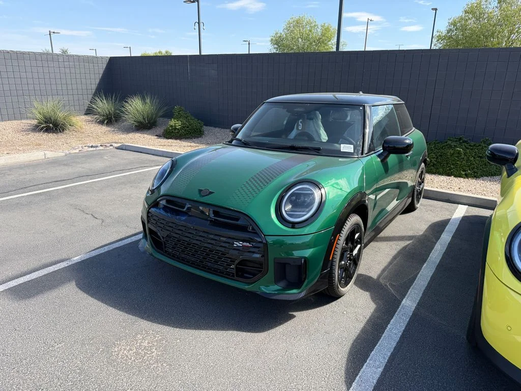 2026 MINI Hardtop Cooper S's photo
