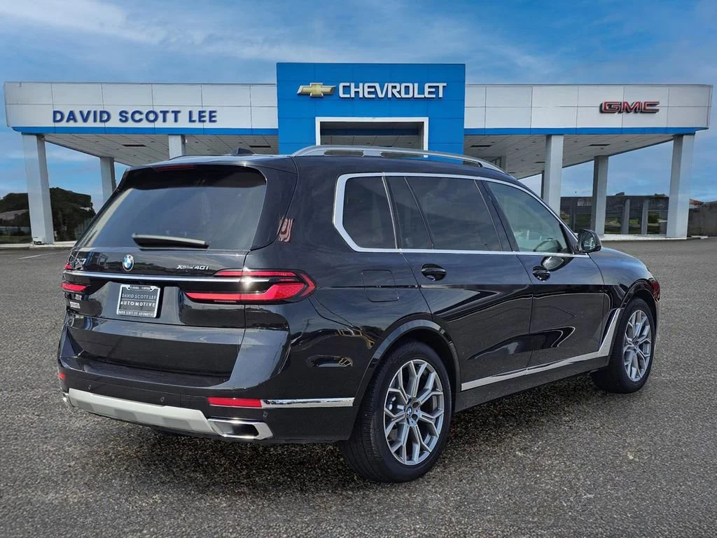 Used 2025 Blue BMW xDrive40i image 8