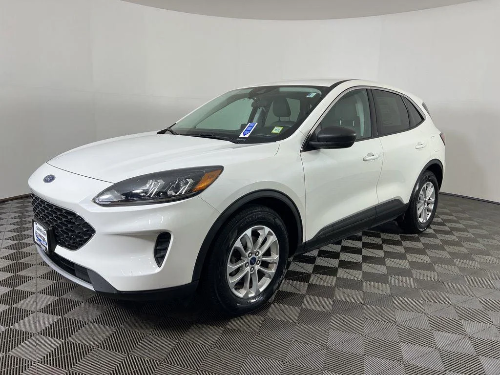 Used 2022 White Metallic Ford SE image 9