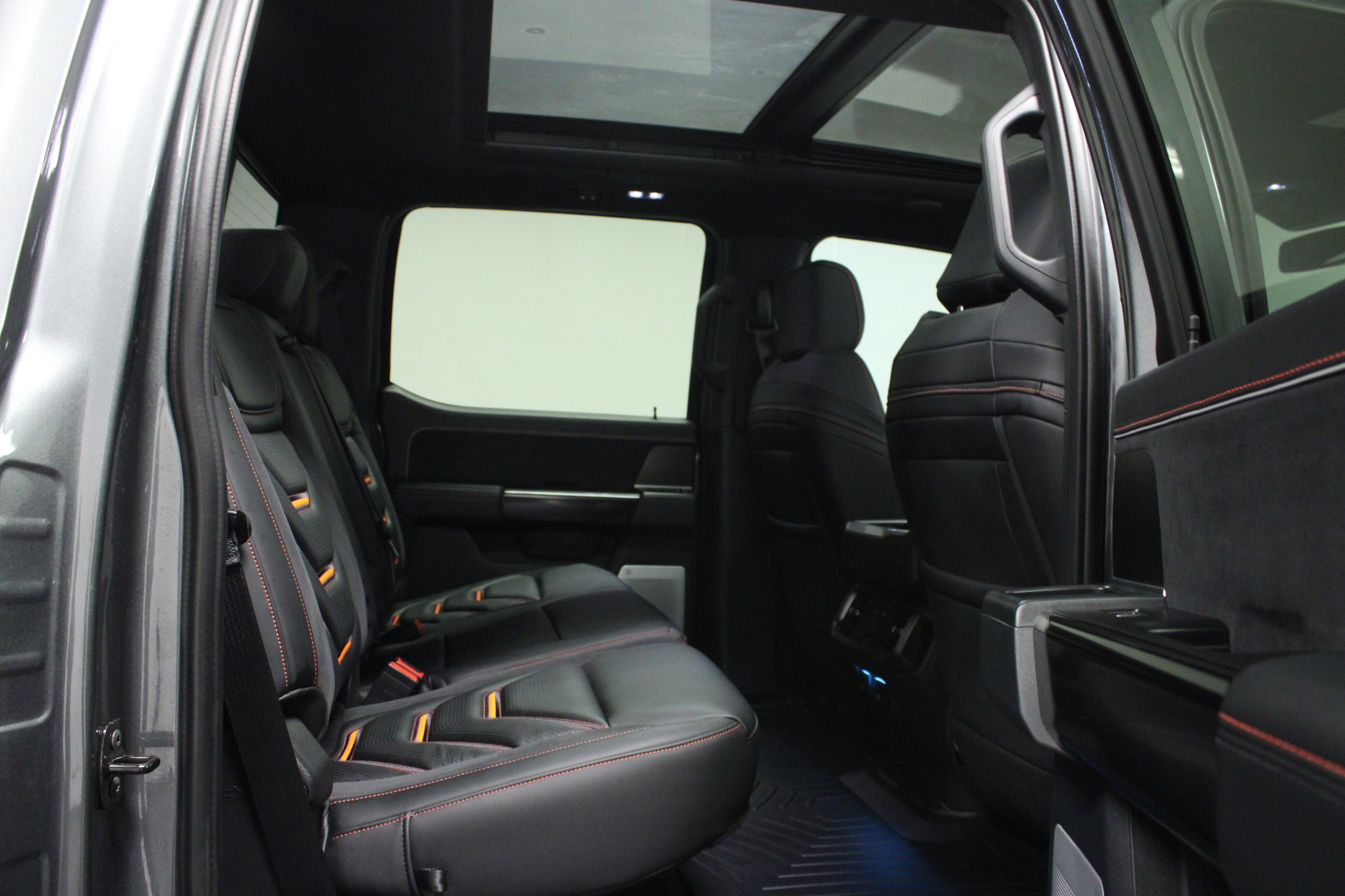 Used 2025 Carbonized Gray Metallic Ford Raptor R image 15
