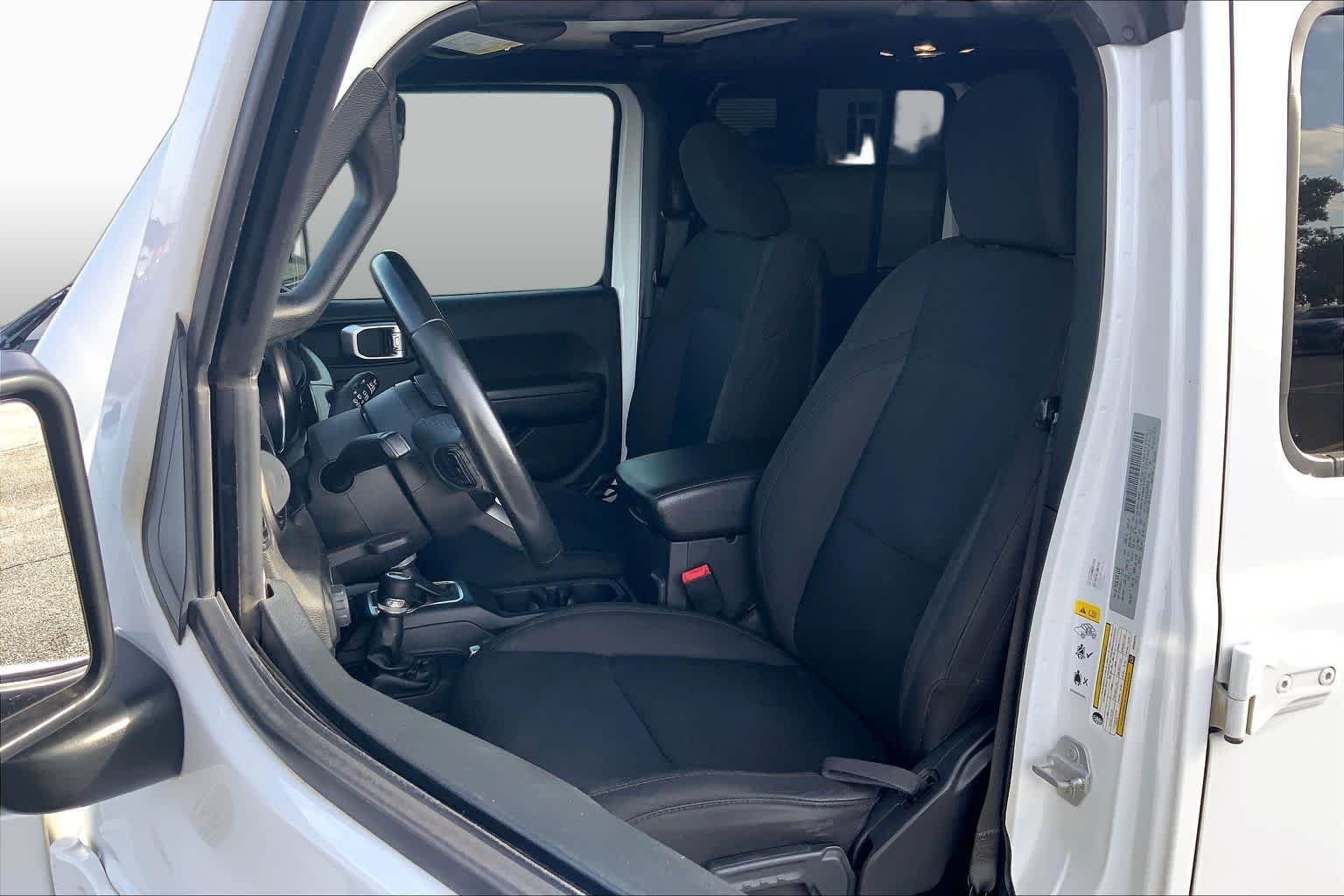Used 2019 Bright White Clearcoat Jeep Sport S image 8
