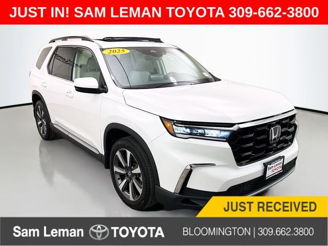 2025 Honda Pilot Touring AWD's photo