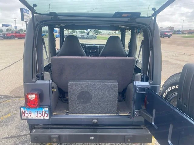 Used 2002 Blue Jeep SE image 6