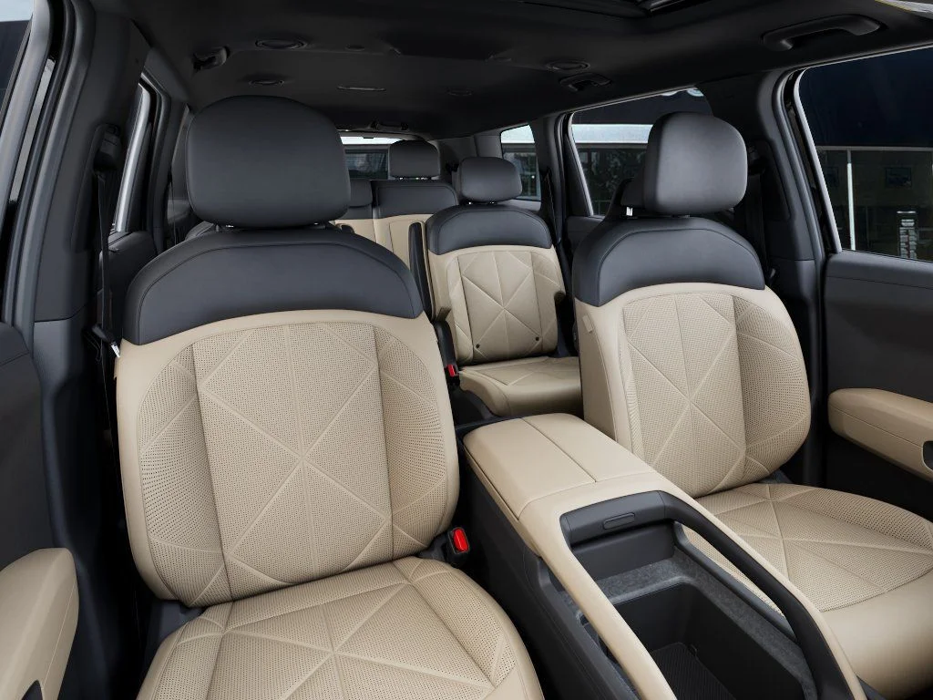 New 2027 Ebony Black Kia EX image 15