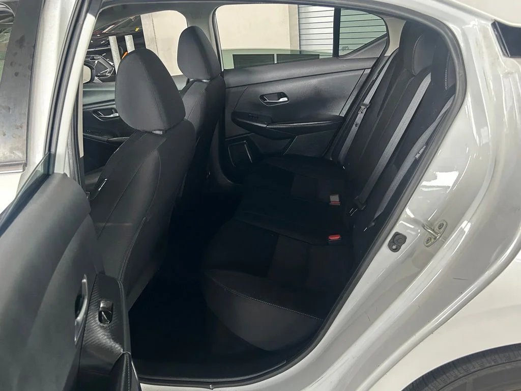 Used 2022 Aspen White TriCoat Pearl Nissan SV image 40