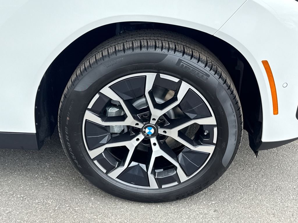 New 2026 Alpine White BMW 30 xDrive image 7