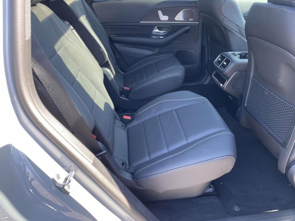 New 2027 MANUFAKTUR Alpine Grey Mercedes-Benz GLS 450 image 18
