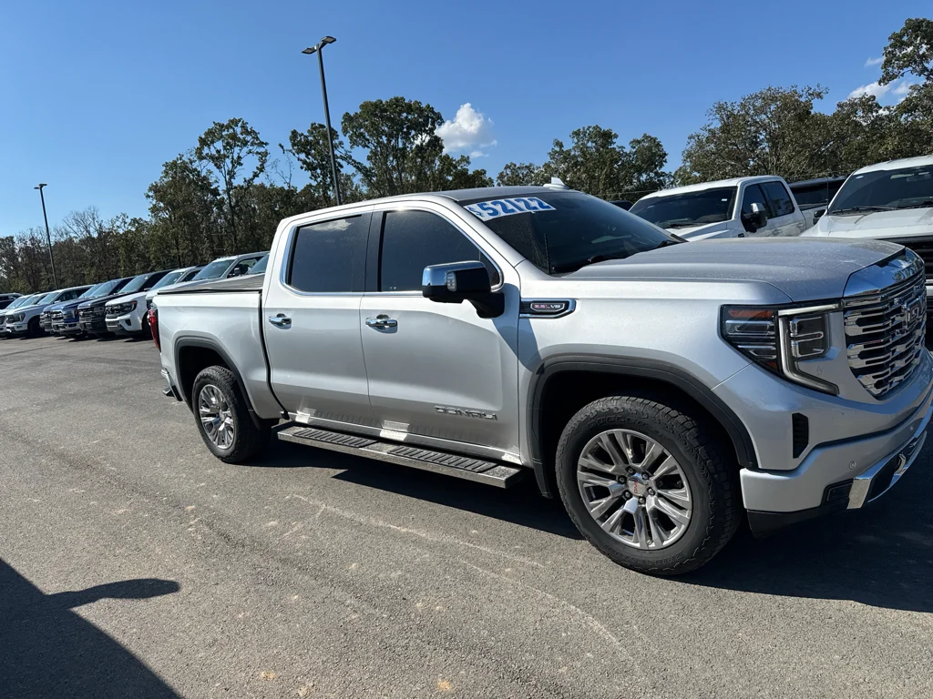 Used 2022 Quicksilver Metallic GMC Denali image 4