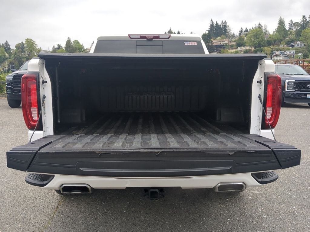 Used 2022 White Frost Tri-Coat GMC Denali image 23