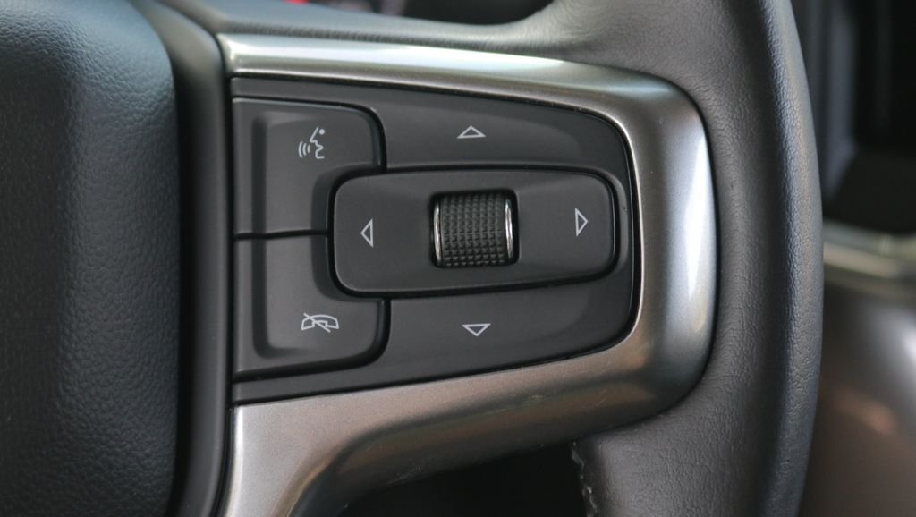Used 2020 Silver Chevrolet RST image 20