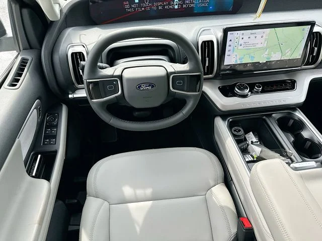 New 2026 Oxford White Ford Active image 16