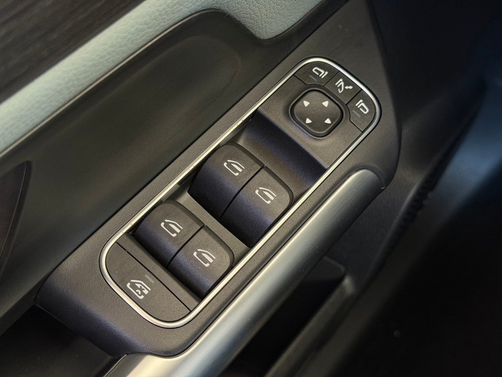 New 2026 Mountain Grey Metallic Mercedes-Benz GLA 250 image 19