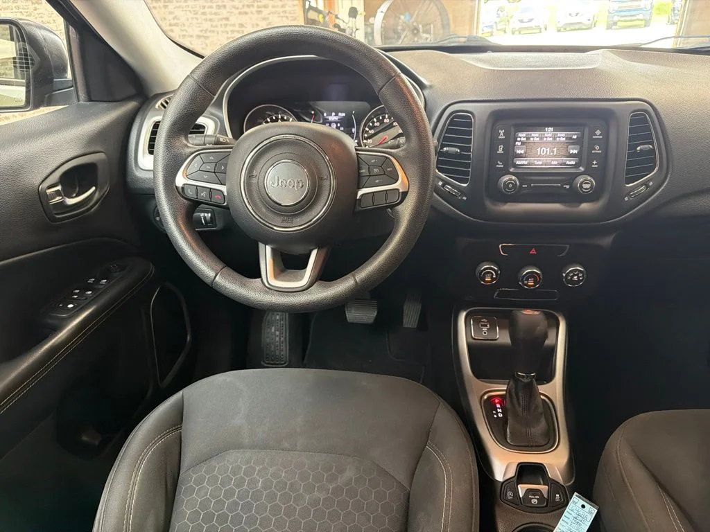 Used 2018 Olive Green Pearlcoat Jeep Sport image 16