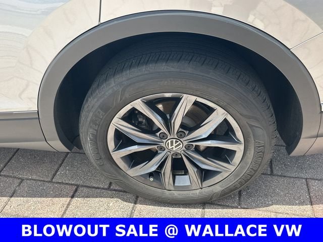 Used 2023 Silver Volkswagen 2.0T SE image 11