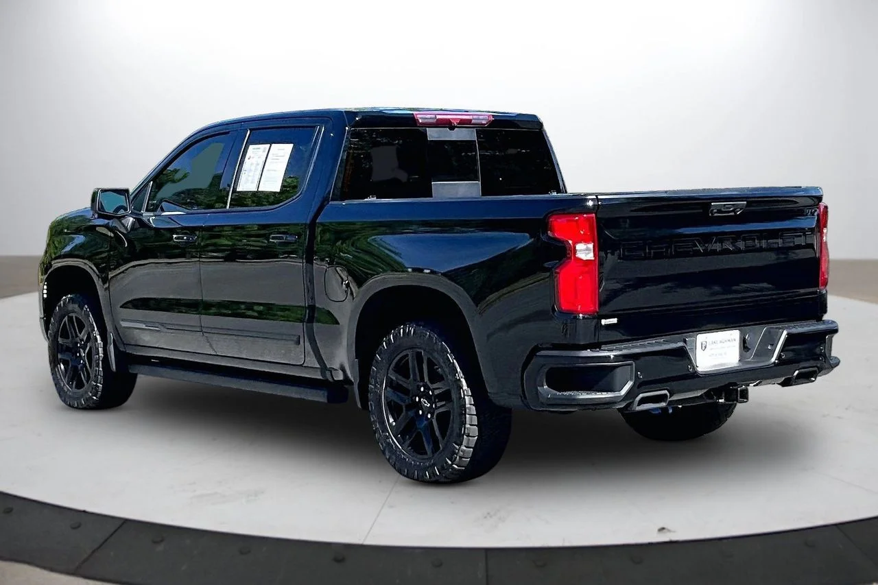 Used 2024 Black Chevrolet High Country image 6
