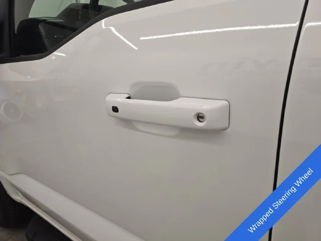 New 2026 Oxford White Ford XLT image 23
