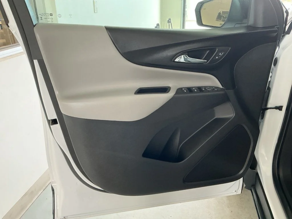 Used 2024 Summit White Chevrolet LS image 11