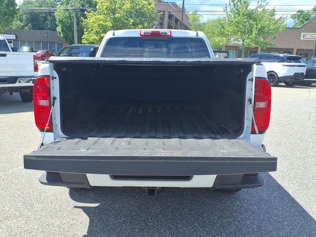 Used 2018 White Chevrolet Z71 image 7