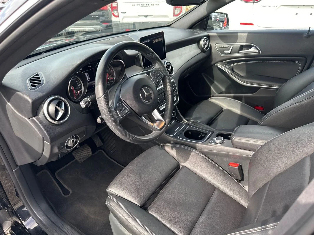 Used 2019 Black Mercedes-Benz 4MATIC® image 13