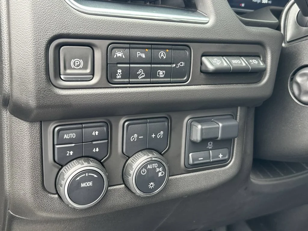 Used 2022 Black Chevrolet High Country image 30