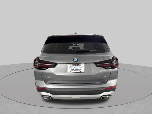 Used 2024 Gray BMW xDrive30i image 9
