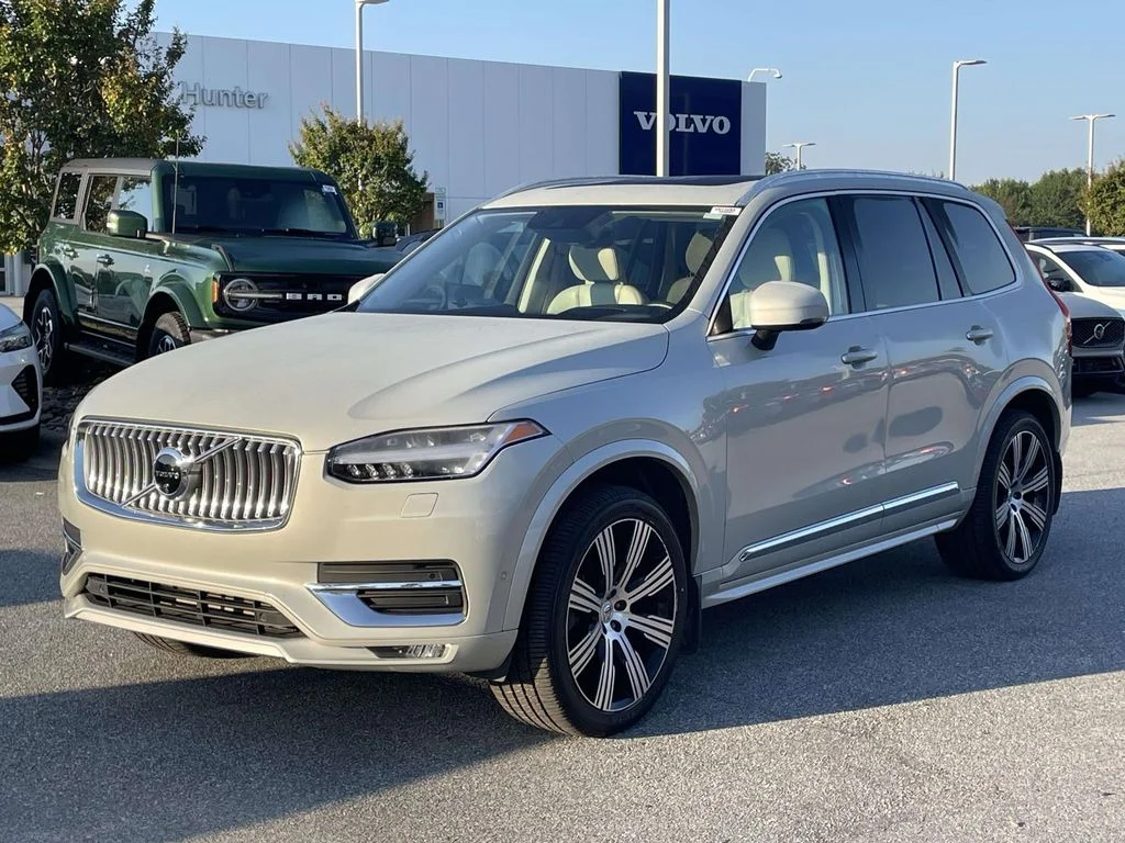 Used 2021 Birch Light Metallic Volvo Inscription image 25