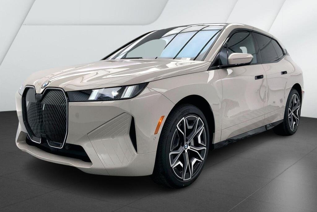 2026 BMW iX xDrive45's photo