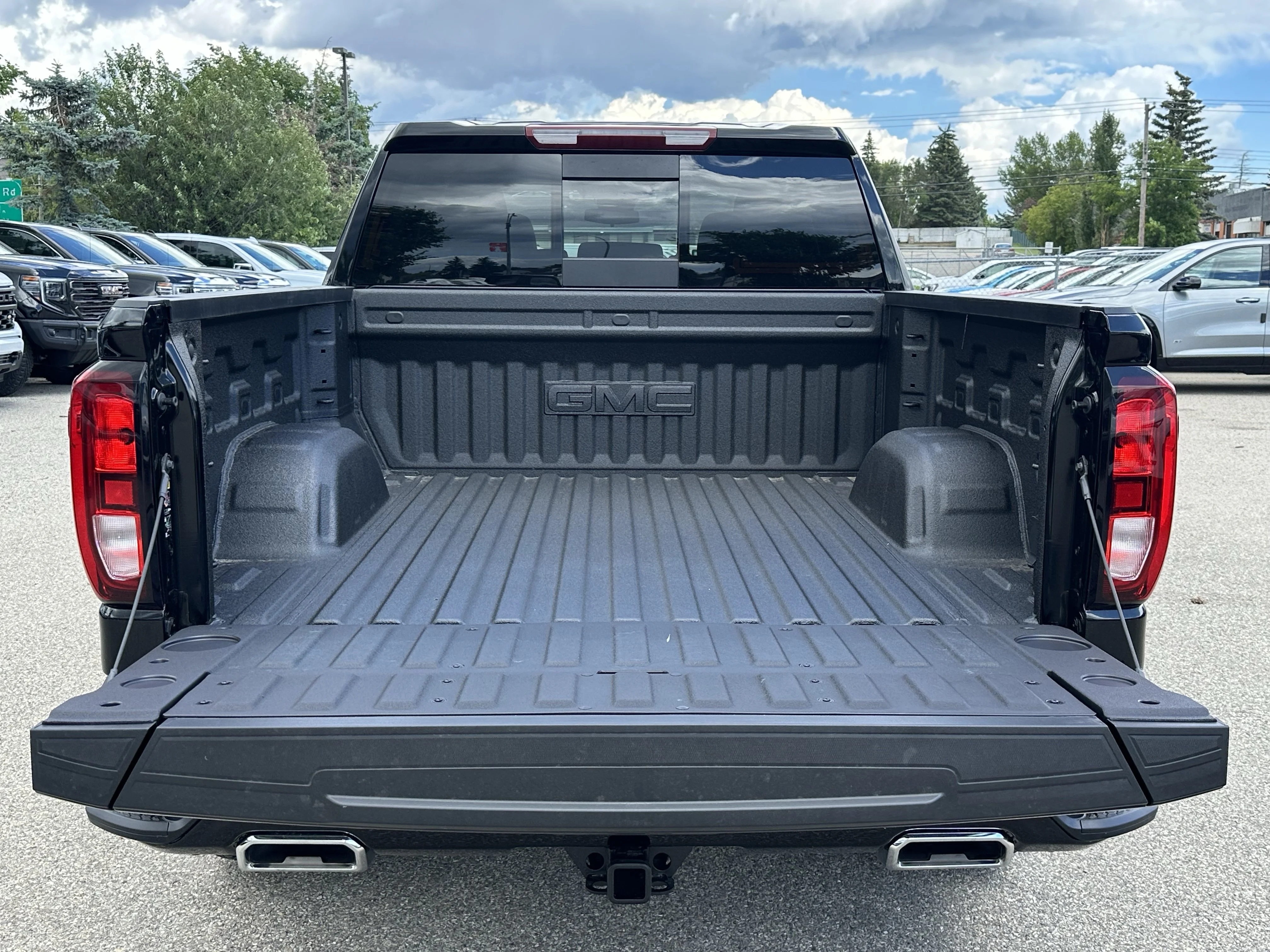 New 2026 Onyx Black GMC Elevation image 7