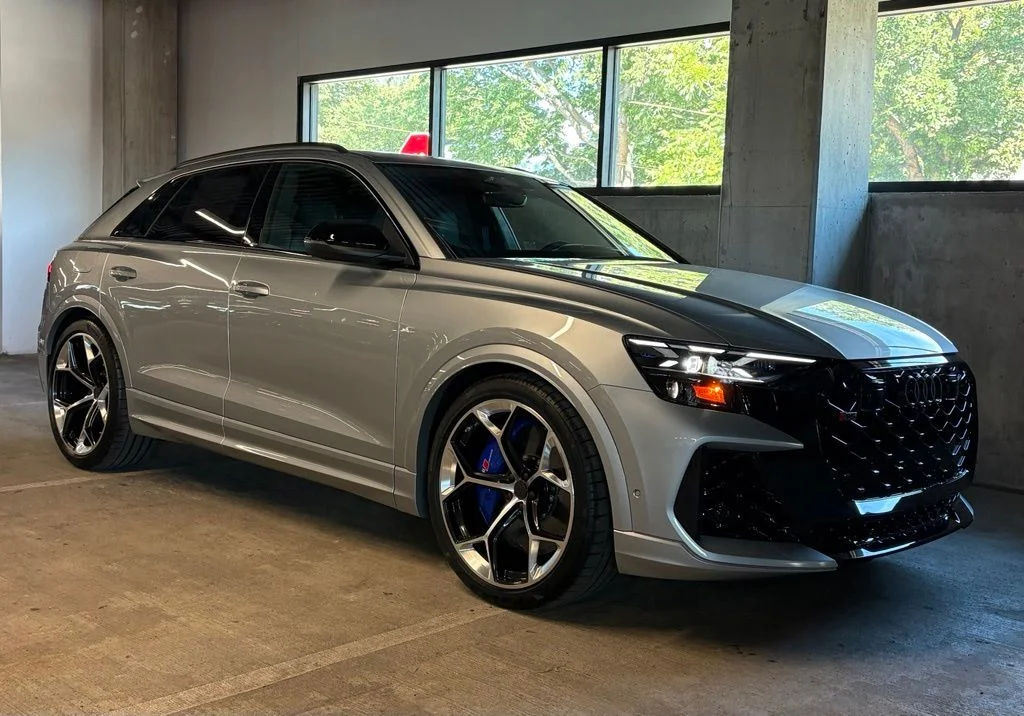 New 2027 Satellite Silver Metallic Audi 4.0T image 12